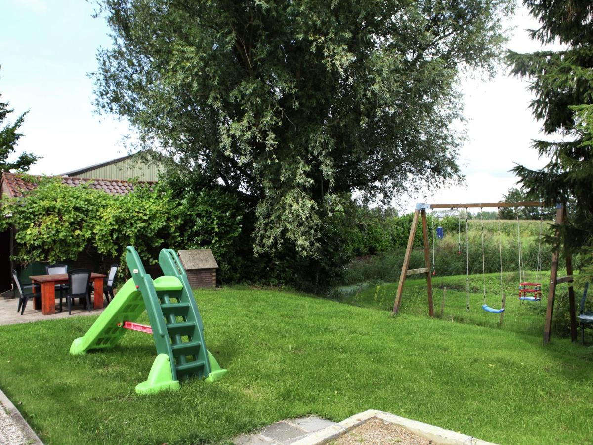 Quaint Farmhouse Near River In Oosterwijk Leerdam Luaran gambar