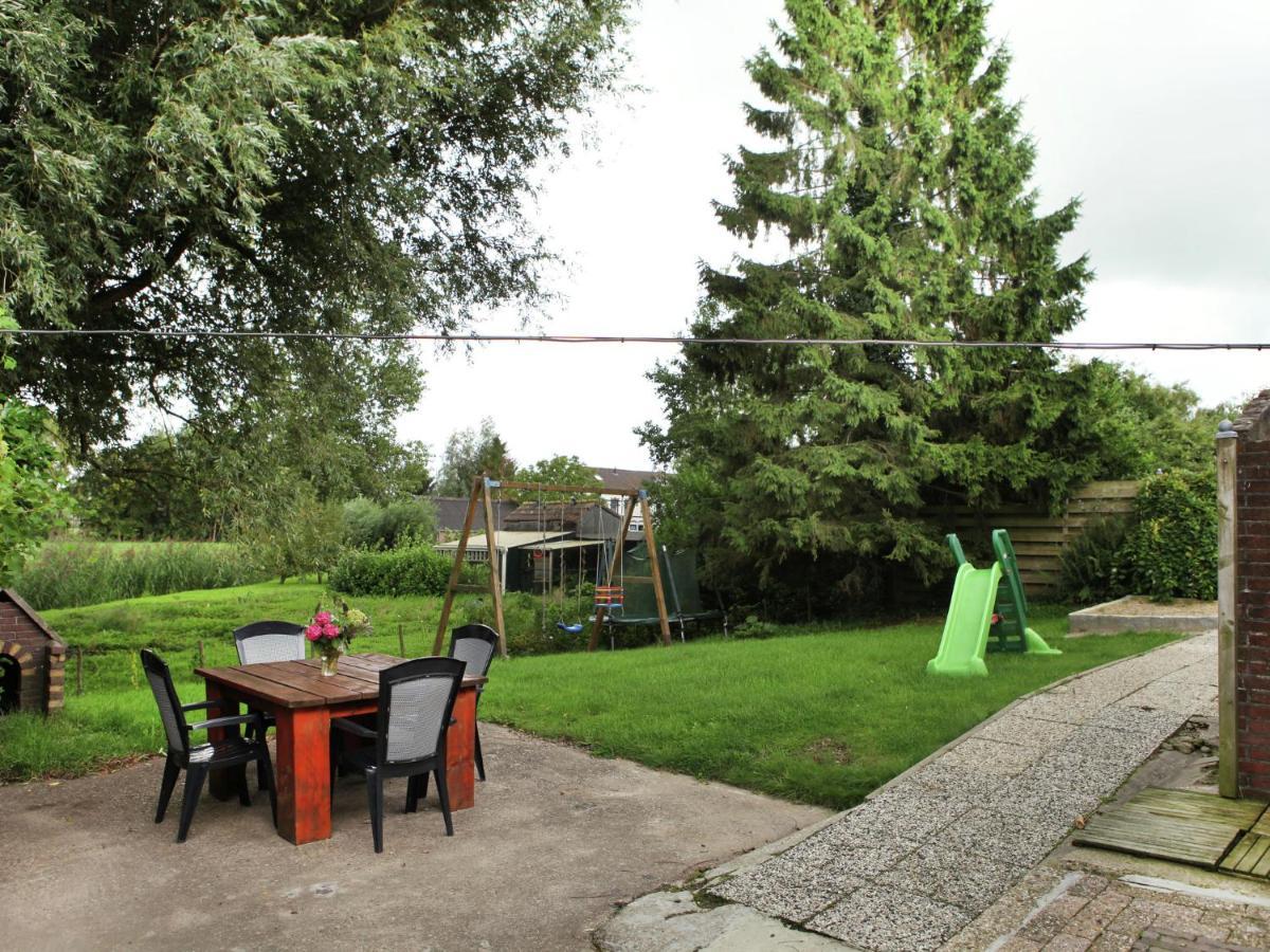 Quaint Farmhouse Near River In Oosterwijk Leerdam Luaran gambar